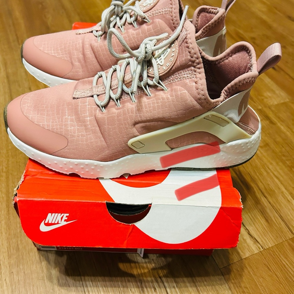 Nike Blush Pink Athletic Shoes